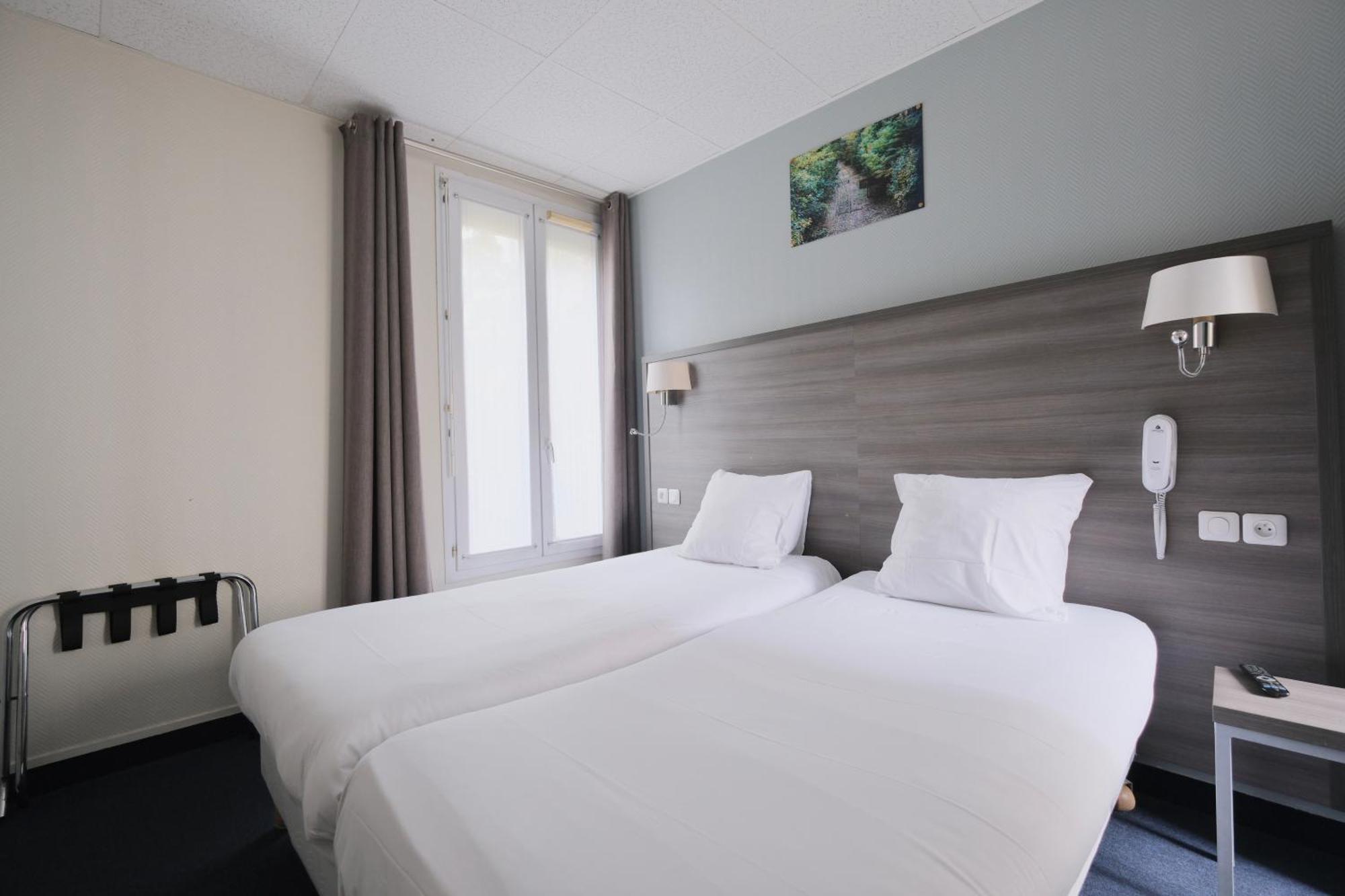 Hipotel Lilas Gambetta Paris Exterior photo