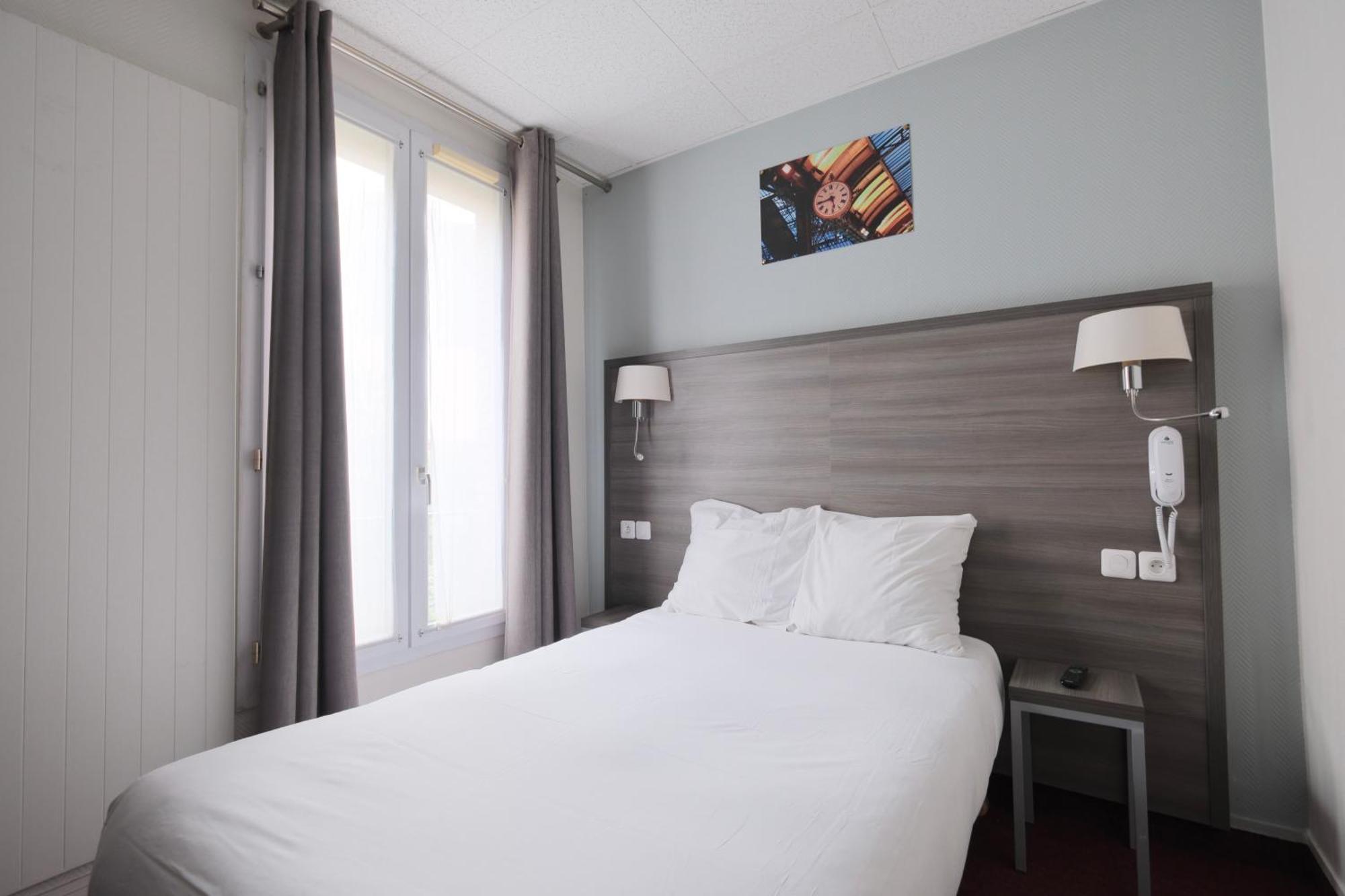 Hipotel Lilas Gambetta Paris Exterior photo