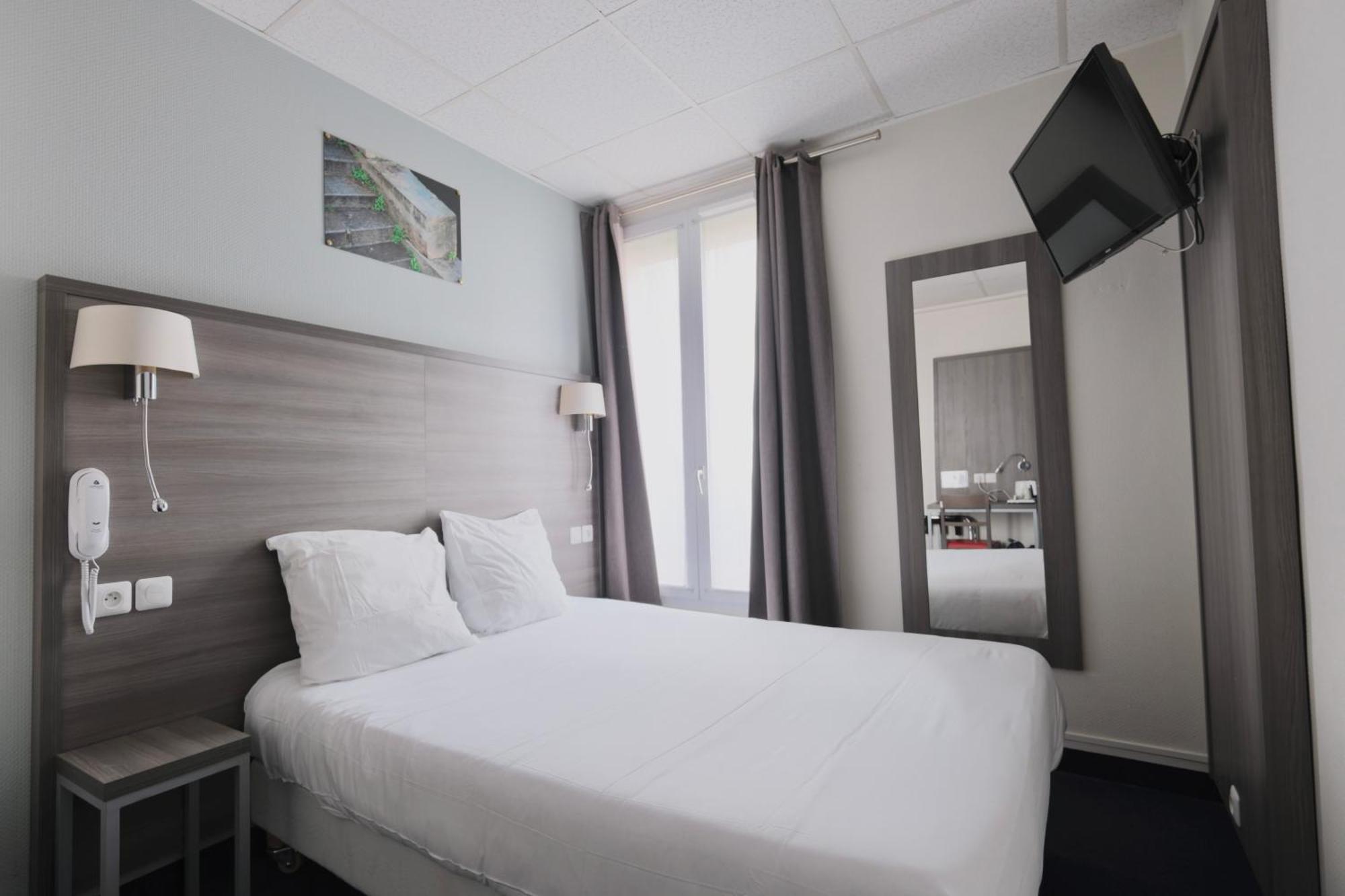 Hipotel Lilas Gambetta Paris Exterior photo